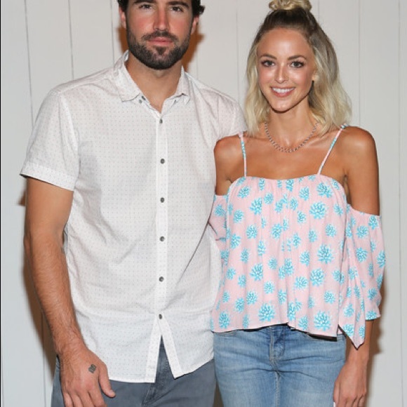 TORI PRAVER NWT PINK FLORAL OFF COLD SHOULDER TOP - Picture 2 of 5